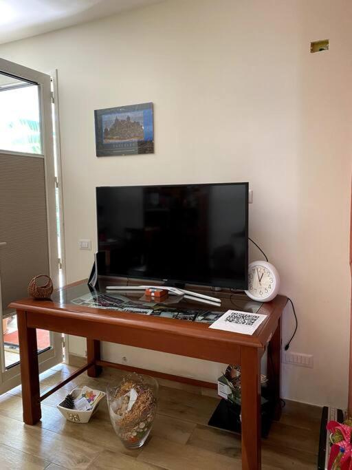 Casa Woow Apartment Carini Bagian luar foto